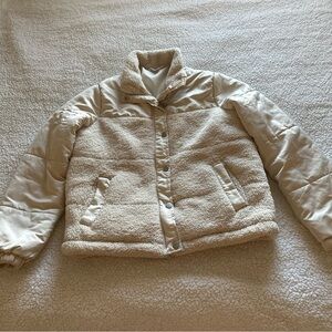 Time and Tru Women's Beige Puffer Jacket